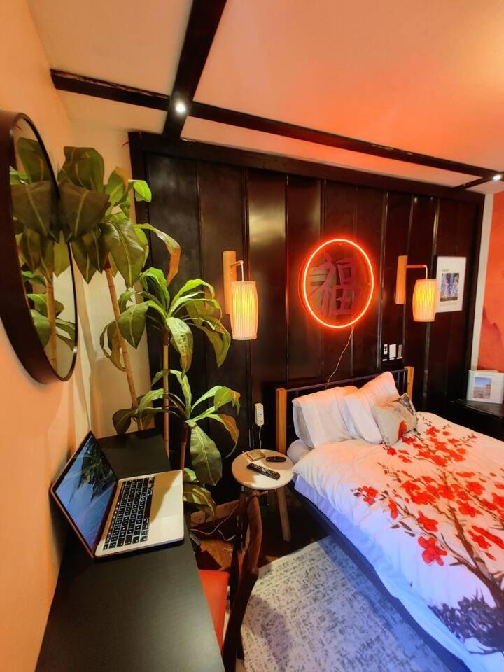 World Solo Travel'S Welcomed At St Pete Home سانت بطرسبرج المظهر الخارجي الصورة