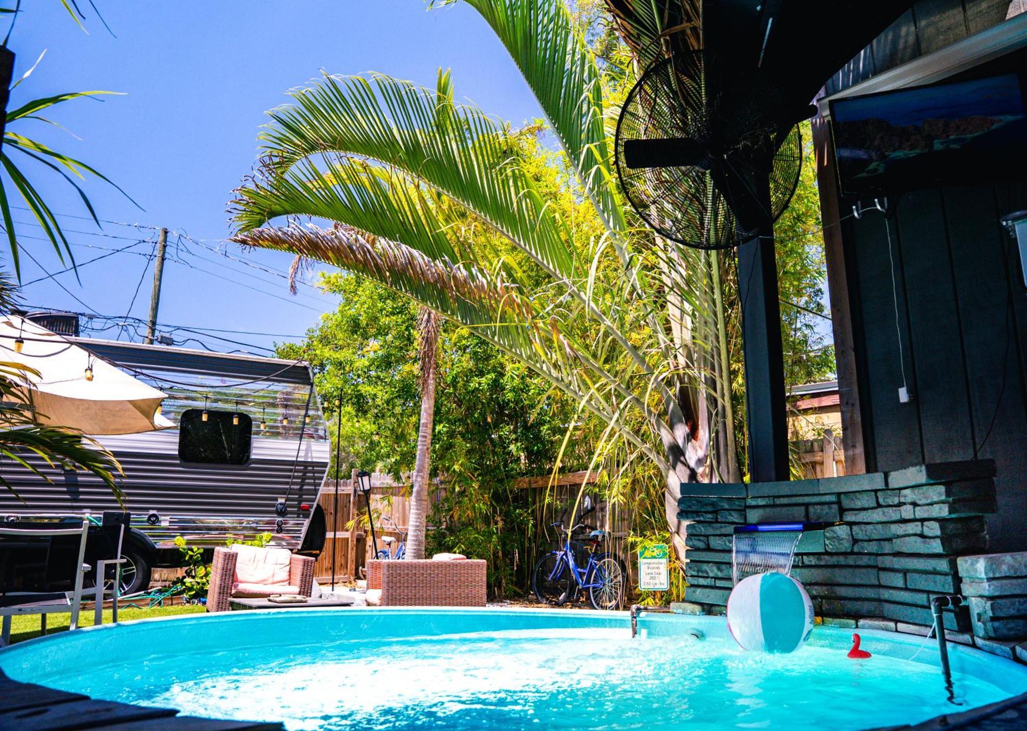 World Solo Travel'S Welcomed At St Pete Home سانت بطرسبرج المظهر الخارجي الصورة