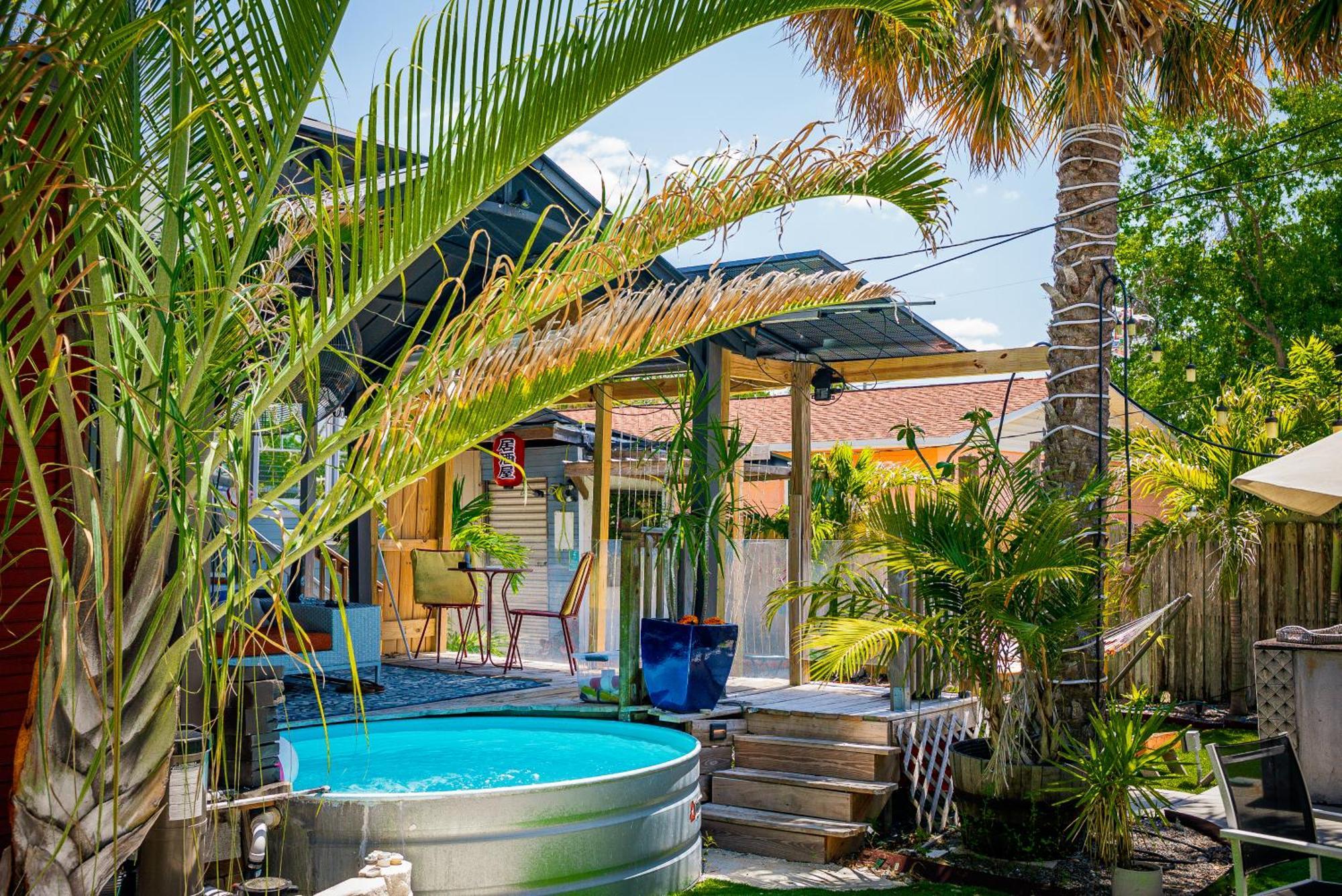 World Solo Travel'S Welcomed At St Pete Home سانت بطرسبرج المظهر الخارجي الصورة